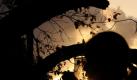 Eine Frau in Sri Lanka betet am Vesak-Tag zu Ehren von Buddha. Foto: M.A. Pushpa Kumara Foto: dpa