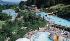 Die Anlage und die Becken im Terrassenbad im fränkischen Bad Kissingen breiten sich auf verschiedenen Terrassen aus - an einem der sonnigsten Hänge der Bayerischen Rhön. Foto: srt/Archivbild