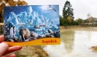 
Eine Frau hält am Dienstag (03.11.2009) in Hamburg im Tierpark Hagenbeck eine Postkarte mit einer Abbildung des neuen 'Eismeers' für arktische Tiere in der Hand, im Hintergrund sieht man die Baustelle, wo es entstehen soll (Illustration). Nachdem das alte Eismeer des Tierparks aus Sicherheitsgründen abgerissen worden war, wird nun mit den Bauarbeiten für eine neues begonnen. Der Tierpark hat um die Investition von 20 Millionen Euro zu bewältigen, eine Spendenkampagne gestartet. Foto: Angelika Warmuth dpa/lno +++(c) dpa - Bildfunk+++
pixel
Schlagworte
 Foto: dpa