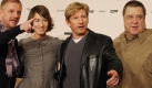 Regisseur Sönke Wortmann posiert mit den Darstellern des Films Johanna Wokalek, David Wenham und John Goodman für die Fotografen. Foto: dpa
