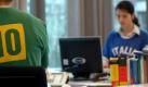 Ob per Radio oder Fernseher: Wer im Büro die WM verfolgen will, braucht die Zustimmung vom Chef. (Bild: dpa/tmn) Foto: dpa