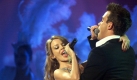 Doch nicht nur musikalisch macht der Sänger in dieser Zeit Schlagzeilen: So wird ihm etwa eine Affäre mit Kollegin Kylie Minogue angedichtet, mit der er zusammen den Song Kids aufgenommen hat. Foto: dpa