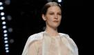 Anfangs hagelt es reichlich Aufträge für die Siegerin von Staffel 3, Jennifer Hof. Hier läuft sie bei der Mercedes-Benz Fashion Week 2010 in Berlin. Derzeit konzentriert sich die Kandidatin mit den 113 Zentimeter langen Beinen aber auf ihr Abitur. Foto: dpa