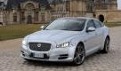 Doch gerade Neukunden zollen Applaus für das mutige Design aus der Feder von Ian Callum. Jaguar im Jahre 2010 ist neu, anders und auf dem Weg, neue Kundengruppen wachzurütteln. Foto: press-inform