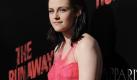 Schauspielerin Kristen Stewart posiert bei der Premiere des Films The Runaways. Der Blockbuster ist ein biographisch inszenierter Film über die legendäre Rockgruppe The Runaways. Stewart schlüpft in die Rolle von Bandmitgründerin Joan Jett. Foto: ap