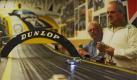 Willy Knigge (l.) und Andreas Lippold, Mitglieder der Slot Racing Interessens-Gemeinschaft Teutoburger Wald (SRIG Teuto), lassen am Freitag (08.01.10) in Aschendorf bei Osnabrueck auf der Carrera-Bahn im grossen Masstab, der Slotcar-Bahn, ihre Flitzer rennen. Synchron bewegen sich die Koepfe von Willy Knigge und Andreas Lippold von links nach rechts und wieder zurueck. Die beiden grauhaarigen Herren liefern sich ein Kopf-an-Kopf-Rennen auf der Rennbahn. Waehrend ihre Augen den Rennverlauf verfolgen, bestimmen ihre Daumen die Geschwindigkeit ihrer Slotcars, die auf der 32 Meter langen und sechsspurigen Bahn in ihrem Clubhaus in Aschendorf im Landkreis Osnabrueck ihre Kreise ziehen. Zahlreiche Arbeitsstunden haben die beiden in die groesste Slotcar-Bahn Niedersachsens investiert und sich damit einen Kindheitstraum erfuellt, wie sie sagen. (zu ddp-Text) Foto: David Hecker/ ddp Foto: ddp