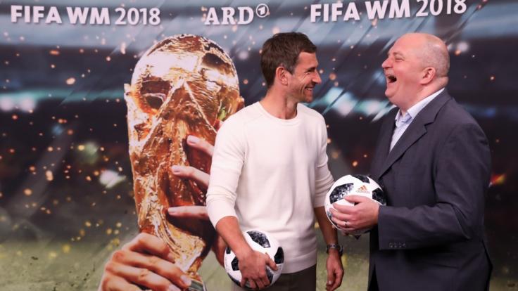 Micky Beisenherz und Jörg Thadeusz laden während der Fußball-Weltmeisterschaft 2018 zum Late-Night-Talk ins