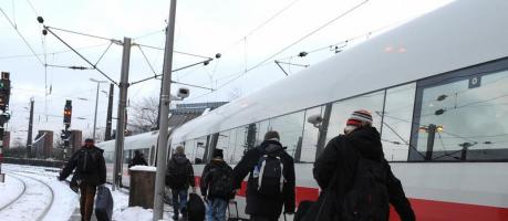 Bahn kämpft, ADAC warnt, erste Kältetote (Foto)