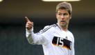 ARCHIV - Der Deutsche Thomas Hitzlsperger gestikuliert im WM-Qualifikationsspiel Wales gegen Deutschland in Cardiff (Archivfoto vom 01.04.2009). Nationalspieler Thomas Hitzlsperger bangt wegen mangelnder Spielpraxis um seine Teilnahme an der Fußball- Weltmeisterschaft. «Natürlich ist es mein Wunsch, in Südafrika dabei zu sein. Aber es nützt nichts, mir jetzt den Kopf darüber zu zerbrechen, ob ich nominiert werde oder nicht», sagte Hitzlsperger der Tageszeitung «Die Welt» (Mittwoch) in einem Interview. Foto: Peter Kneffel dpa (zu dpa 0241 vom 14.04.2010) +++(c) dpa - Bildfunk+++ Foto: dpa