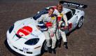 Der ehemalige Skispringer Sven Hannawald (rechts) präsentiert in Stuttgart zusammen mit dem früheren DTM-Fahrer Thomas Jäger seinen Rennwagen des Herstellers Corvette. Mit Ehrgeiz, aber ohne großen Erwartungsdruck geht der ehemalige Skisprung-Star in seine erste komplette Saison als Rennfahrer.  Foto: dpa
