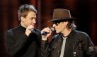 Als MTV Unplugged, Live aus dem Hotel Atlantic im September herauskam, landete die Scheibe direkt auf Platz 1 der deutschen Charts. In der Jahres-Hitparade hat das nicht ganz geklappt: Udo Lindenberg kommt auf Platz 2. Trotzdem ist die CD mit vielen Gästen (links Clueso) und den Neuinterpretationen seiner Hits auf dem besten Weg, die erfolgreichste Platte in der 40-jährigen Karriere des Manns mit dem Hut zu werden. Foto: Tine Acke/Warner