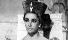 ARCHIV - Die amerikanische Schauspielerin Elizabeth Taylor in der Rolle der ägyptischen Königin 'Cleopatra' in dem gleichnamigen Monumentarfilm aus dem Jahr 1963 (undatiertes Archivfoto). Taylor (Archivfoto vom 23.05.2002) hat einen Lebens-Tango aufs Parkett gelegt, der jedem Normalsterblichen den Atem raubt. Ihr Hang zu sinnlichen, leidenschaftlichen Frauenrollen - im Leben wie auf der Leinwand - hat sie zum Star der Stars in den goldenen Zeiten des US- Kinos gemacht. Am kommenden Dienstag (27.02.2007) wird die letzte große Diva Hollywoods 75 Jahre. - nur s/w - (zu dpa-Korr. 'Hollywoods letzte große Diva - Liz Taylor wird 75' vom 21.02.2007) +++(c) dpa - Bildfunk++ Foto: dpa