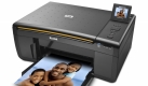 Der Kodak ESP5250 arbeitet mit dem veralteten Prinzip von nur zwei Patronen (Schwarz und Farbe). Dennoch hatte er im c't-Test die niedrigsten Verbrauchskosten. Druckt schöne Fotos, den nicht immer optimal arbeitenden Papiersensor kann man abschalten. Die Ausdrucke bleichen auch nach längerer Zeit nicht aus. Der Scanner hat gerade bei Fotos große Schwächen und die Texterkennung gibt es nicht für Apple-Computer. Hoher Standbyverbrauch, lautes Arbeitsgeräusch, kein USB-Anschluss. Foto: Kodak