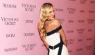 Model Candice Swanepoel posiert bei der Party zum 15. Jubiläum des Victoria's Secret Bademodenkatalog in Hollywood für die Fotografen.  Foto: ap