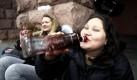 Alkohol ist ein Zellgift, es schädigt den Körper dauerhaft und irreversibel. Schäden wie zum Beispiel eine Leberzirrhose können nicht wieder rückgängig gemacht oder vollständig geheilt werden. Insbesondere bei Jugendlichen leidet die körperliche und geistige Entwicklung bei zu viel Alkoholkonsum. Foto: ddp