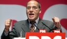 Auch nachdem der Immunitätsausschuss des Bundestages 1998 feststellt, dass Gysi Informationen über seine Mandanten an die Stasi weitergegeben hat, geht Gysi weiter gegen entsprechende Behauptungen vor und bekommt von mehreren Fachgerichten Recht. Foto: ddp