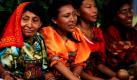 Einheimische Kuna-Frauen sitzen während einer Demonstration zum Internationalen Tag der indigenen Völker auf einem Platz in Panama Stadt. Weltweit sind rund 350 Millionen Menschen Angehörige von Urvölkern.  Foto: ap