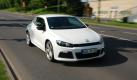 Sie macht aus einem Fahrzeug drei: Mittels der Fahrstufen Sport, Komfort und Normal wird der Scirocco bei Bedarf zum Sportwagen, zum Reisebegleiter oder zur Pendeldroschke. Foto: auto.de