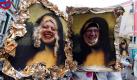 Nordrhein-Westfalen/ Als Mona-Lisa-Gemaelde verkleidete Karnevalisten posieren am Sonntag (19.02.12) auf einer Strasse in Koeln waehrend der 'Schull- und Veedelszoech' des Strassenkarnevals. Die Koelner 'Schull- und Veedelszoech' sind eine Zusammenfassung von zwei Veranstaltungen: die 'Schullzoech' (Schulzuege), an denen sich Schueler Koelner Schulen beteiligen, sowie die 'Veedelszoech' (Stadtteilzuege), bestritten von Stammtischen, Nachbarschafts- und Stadtteilvereinen. (zu dapd-Text)
Foto: Roberto Pfeil/dapd Foto: dapd