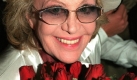 Roten Rosen waren die Lieblingsblumen von Hildegard Knef, die gleich drei Karrieren hinlegte: als Schauspielerin, als Autorin und als Chansonsngerin. Ihr bekanntestes Lied: Fr mich soll's rote Rosen regnen. Foto: dpa