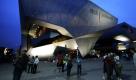 Abendliche Besucher der Expo in China vor dem deutschen Pavillon.  Foto: ap