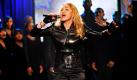 In this handout photo provided by MTV, US singer Madonna performs at the 'Hope For Haiti Now: A Global Benefit For Earthquake Relief' event in New York City, USA, on 22 January 2010.  Foto: dpa