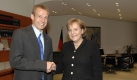 ... weil sogar Bundeskanzlerin Angela Merkel ihre Freude bermitteln lie, als Klinsmann im Januar 2008 als Nachfolger von Ottmar Hitzfeld fr die Saison 2008/09 vorgestellt wurde. Foto: dpa
