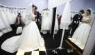 Das kommenden Jahr ist nach einer chinesischen Bauernregel ein böses Omen für Hochzeitpaare - daher gibt es kurz vor Jahreswechsel in China einen regelrechten Ansturm auf die Standesämter. Foto: Diego Azubel  Foto: dpa