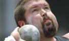 Christian Cantwell of the United States competes in the men's shot put in the IAAF Osaka Grand Prix in Osaka, western Japan, Saturday, May 8, 2010. Cantwell won the shot put with a throw of 21.34 meters. (AP Photo/Koji Sasahara) Foto: ap