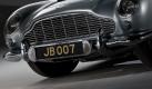 Scheut kein Blitzlicht: Der DB5 hat nicht nur das gewisse Etwas, sondern auch gewisse Extras, wie der Nummernschild-Wechsler. Foto: pi