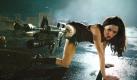 Dame mit Kirschmund macht das Beste aus ihrer Situation und entdeckt, dass eine Beinprothese auch praktisch sein kann: Rose McGowan als Cherry Darling im Robert-Rodriguez-Kracher Planet Terror. Foto: Senator