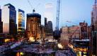 Kräne sind auf der Baustelle am Ground Zero in New York zu sehen. Das One World Trade Center wird seit 2006 an der Stelle der zerstörten World Trade Centers gebaut. Bei seiner Fertigstellung soll der Wolkenkratzer 541 Meter hoch sein und wird damit das höchste Gebäude in New York und den Vereinigten Staaten sein. Die Fertigstellung des One World Trade Centers ist für das Jahr 2013 geplant. Foto: dapd