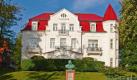 Auf der Terrasse der Villa Staudt hat schon Kaiser Wilhelm II. gesessen und mit Frau Konsul Staudt Tee getrunken. Das Gebäude entstand zirka 1880 und wird heute als Gästeunterkunft genutzt. Foto: usedom.de
