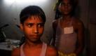 Ein indisches Kind, das zuvor aus einer Fabrik für Knöpfe in Neu Delhi befreit worden war, findet Zuflucht in einem Auffanglager. Aktivisten der Bewegung Save the Childhood haben 54 Kinder aus ihren Fabriken befreit. Kinderarbeit ist in Indien ein weit verbreitetes Problem. Foto: ap