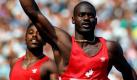Ben Johnson aus Kanada lässt sich im September feiern, nach dem er einen Weltrekord im 100-Meterlauf aufgestellt hat und die Goldmedaille bei den Seoul Summer Olympics gewonnen hat. Nächsten Monat wird ein Buch des Sportlers erscheinen, das Behauptungen enthält, er wäre bei den Spielen in Seoul im Jahr 1988 sabotiert worden. Ein mysteriöser Mann hätte ihm angeblich Steroide ins Bier getan. Johnson spricht darin auch darüber, er wäre in einem früheren Leben ein ägyptischer Pharao gewesen. Foto: dapd