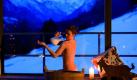 Die Milch macht's: Wellness-Anwendungen mit der weißen Flüssigkeit sollen der Schönheit dienen. (Bild: Allgäuhotel Tanneck/dpa/tmn) Foto: dpa