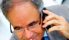 Ruft ein Headhunter an, sollten Arbeitnehmer nicht laut jubeln. (Bild: Diagentur/dpa/tmn) Foto: dpa
