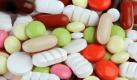 Darf die Tablette geteilt werden? Oft ist nicht klar, wie Patienten ein Medikament richtig einnehmen. (Bild: dpa) Foto: dpa