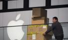 Apple holt das iPhone 5 vorerst nicht aus dem Karton. Foto: dpa