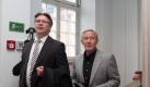 Zvonimir Serdarusic (r) kommt in Begleitung seines Anwalts Marc Langrock in das Landgericht in Kiel. Foto: dpa
