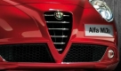 Typisch Alfa: Selbst das Nummernschild darf das Design nicht stren. So wird es links neben dem Khlergrill angebracht. Foto: news.de