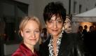 Studio Hamburg Nachwuchspreis 2006/ Roter Teppich/ Kunst Kultur Unterhaltung/ Film/ Eva Herzig/ Despina Pajanou

Die Schauspieler Eva Herzig (l.) und Despina Pajanou posieren am Mittwoch (19.04.06) in Hamburg vor der Verleihung des Studio Hamburg Nachwuchspreises 2006.

Foto: Martin Kayser/ ddp Foto: dapd