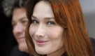 Alte Fotos von Frankreichs First Lady Carla Bruni-Sarkozy stehen nicht mehr ganz so hoch im Kurs. Foto: dpa