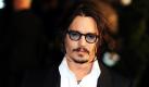 Johnny Depp (47) ist ein großzügiger Mensch. Als bei den Dreharbeiten zu Fluch der Karibik 4 in den Pinewood Studios in der Nähe Londons die Filmcrew von einem plötzlichen Kälteeinbruch heimgesucht wurde, zögerte der Hollywood-Star nicht, für die gesamte Mannschaft warme Jacken zu spendieren  für 40.000 Pfund (46.000 Euro)! Ein Crew-Mitglied sagte der Boulevard-Zeitung Sun: Auf eigene Kosten spendierte Johnny für alle 500 eine schöne, warme und wasserdichte Jacke. Daran könnte sich so manch anderer Hollywood-Star ein Beispiel nehmen. Foto: dpa
