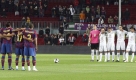 Players of FC Barcelona (L) and Cultural Leonesa observe a minute's silence in memory of Barcelona's former goalkeeper German Robert Enke before their Spanish King's Cup second leg match at Camp Nou, Barcelona, northeastern Spain, on 10 November 2009. EPA/ALBERT OLIVE +++(c) dpa - Bildfunk+++
pixel Foto: dpa