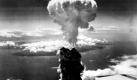 Als einziger Staat, der bislang eine Atomwaffe eingesetzt hat, hätten die USA in Sachen Abrüstung eine besondere Verantwortung, sagte Obama. Das Bild zeigt den Abwurf einer Atombombe über der japanischen Stadt Nagasaki im August 1945. Foto: ddp