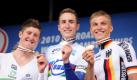 Marcel Kittel aus Arnstadt hat bei den Weltmeisterschaften in Australien die erste Medaille für das deutsche Rad-Team gewonnen. Der 22-Jährige wurde am Mittwoch Dritter im U23- Einzelzeitfahren. Neuer Weltmeister wurde der Amerikaner Taylor Phinney in 42:50,29 Minuten mit 1,9 Sekunden Vorsprung vor dem Australier Luke Durbridge. Kittel hatte auf dem 31,8 Kilometer langen Stadtkurs in Geelong bei Melbourne einen Rückstand von 24,01 Sekunden auf den Sieger. «Nachdem ich im Vorjahr ganz knapp eine Medaille verpasst habe, bin ich umso glücklicher über diese Bronzemedaille», sagte Kittel. Foto: dpa