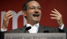 Stärkste Kraft in Brandenburg: Matthias Platzeck hat es geschafft. 
Der Brandenburger Ministerpraesident Matthias Platzeck von der SPD gestikuliert am Freitag, 25. September 2009 waehrend des SPD-Wahlkampfabschlusses in Schwedt fuer die Brandenburger Landtagswahl. Die Brandenburger SPD will bei der Abstimmung am kommenden Sonntag, 27. September 2009 wieder staerkste Kraft im Land werden. (AP Photo/Sven Kaestner) ---The governor of the state of Brandenburg, Matthias Platzeck gestures during the final party rally for the state elections in the east German state of Brandenburg, in Schwedt, Germany, Friday, Sept. 25, 2009. Slogan reads:' The point is about Brandenburg'. State elections in Brandenburg are held on Sunday, the same day as general elections in Germany. (AP Photo/Sven Kaestner) Foto: ap