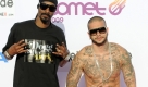 Die US-Rapper Timati und Snoop Dogg (r.) posieren am Freitag (29.05.09) in der Arena in Oberhausen auf dem Roten Teppich anlaesslich der Preisverleihung des Comet 2009. Der Musikpreis Comet wird am Freitag in Oberhausen zum 14. Mal verliehen.
 Foto: ddp