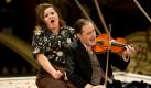 Die Schauspieler Stefan Kurt und Evelin Novak sind Orpheus und Eurydike. Foto: Jörg Carstensen Foto: dpa